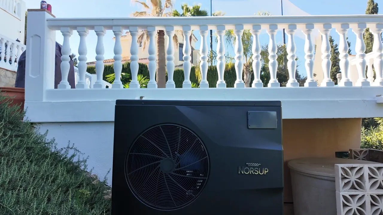 Haier monobloc R290 heat pump at Mediterranean property